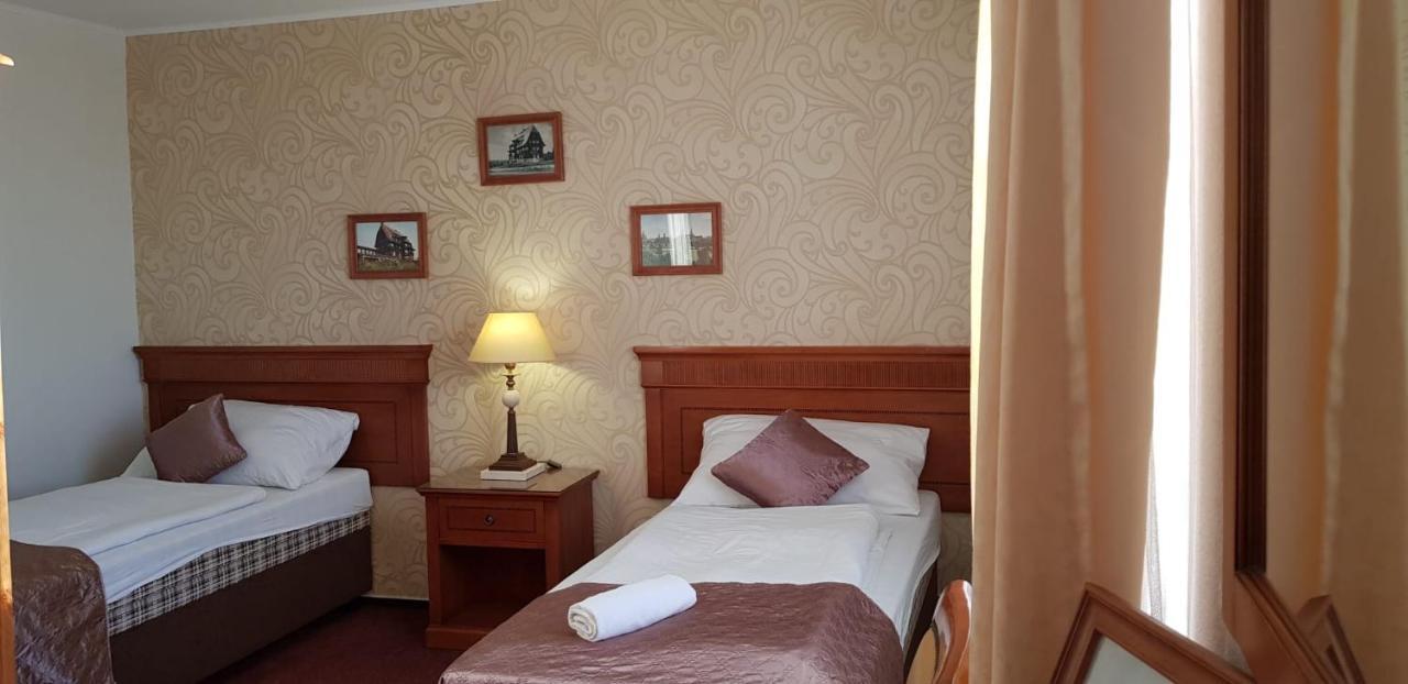 Hotel A Restaurace Pomezi Cínovec エクステリア 写真